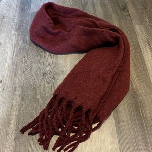 Maroon scarf